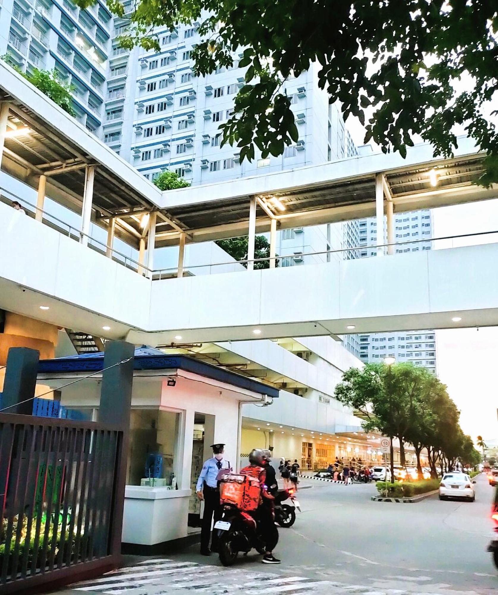 Grass Residences Rendezvous Sm North Edsa Qc マニラ市 エクステリア 写真